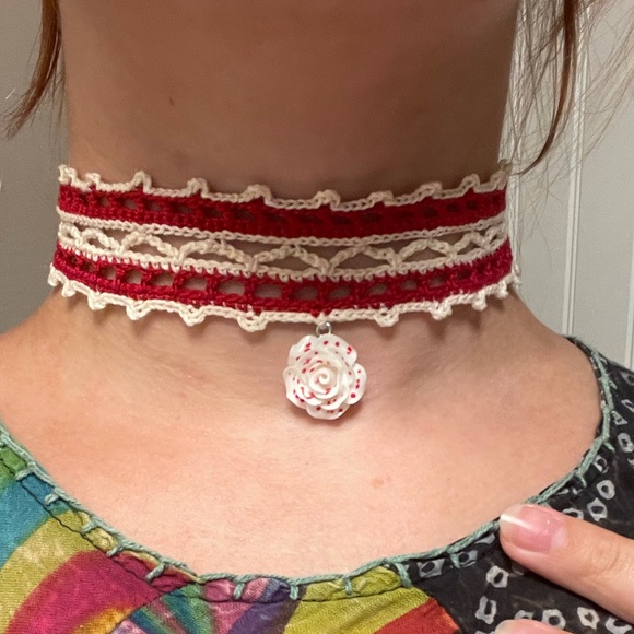 🩸 Vampire Lace Choker 🩸 - Picture 2 of 3